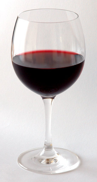321px-Red Wine Glas.jpg