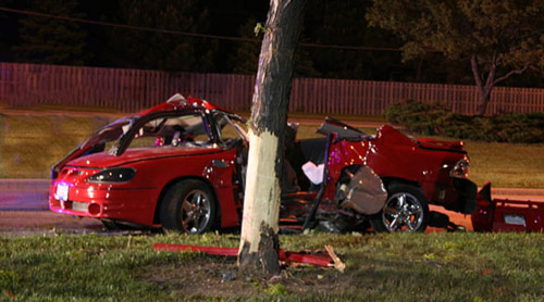 File:Car-crash-tree.jpg