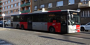 Mladá Boleslav, náměstí Republiky, autobus (02).jpg