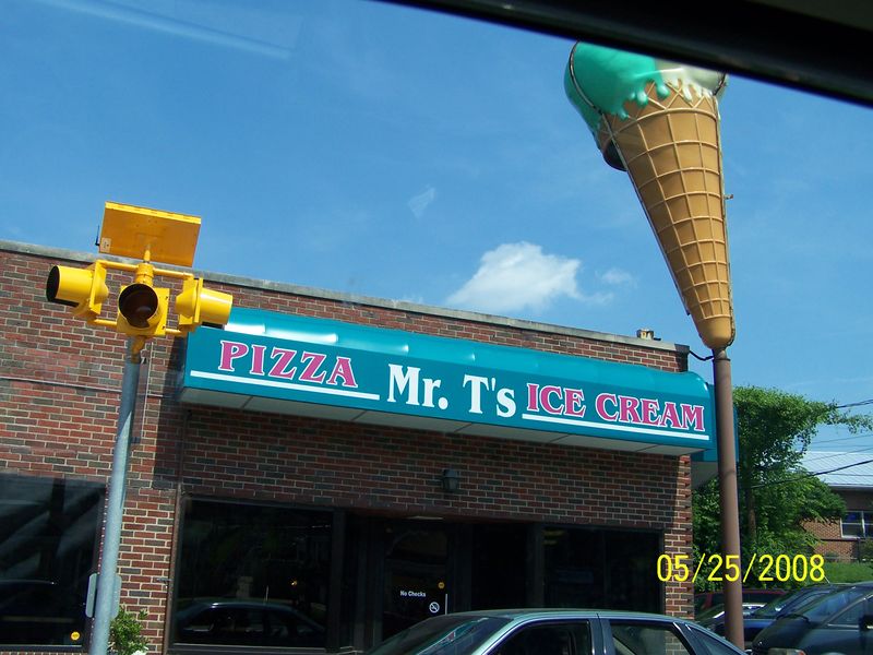 File:Mr t's pizza and ice cream.jpg