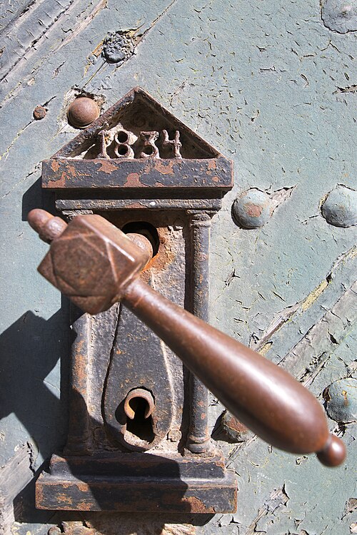File:Old door handle.jpg