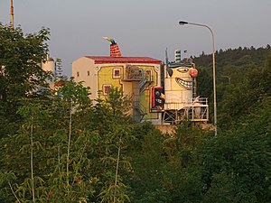 Betonárna Kačerov, zásobníky (06).jpg