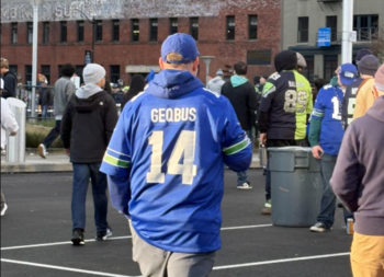 GEQBUS-Seahawks-Jersey.png