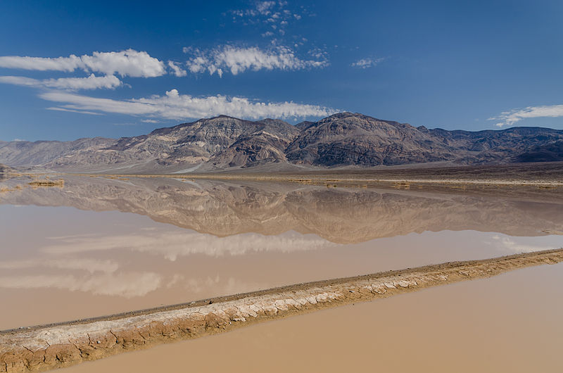 800px-Death_Valley_exit_SR190_view_Panamint_Butt_flash_flood_2013.jpg