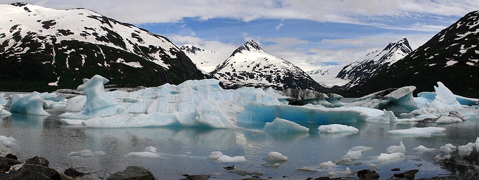 960px-Icebergs_on_Portage_Lake.jpg