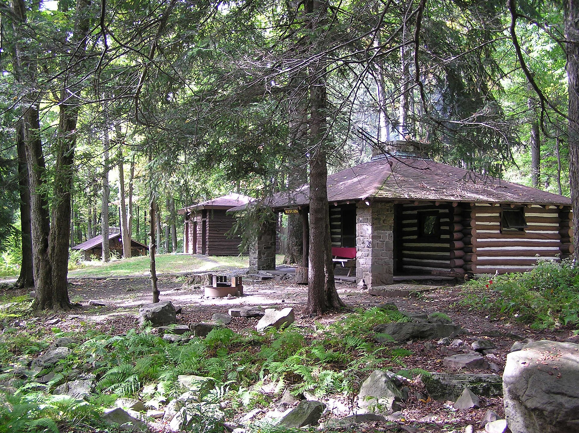 Bear Wallow Cabins (3).JPG