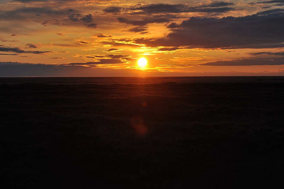 960px-Sunset_on_the_coast_of_alaska_%286773307333%29.jpg