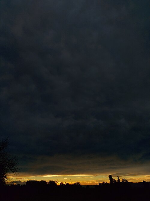 File:Дождовен Облак (Nimbostratus).jpg