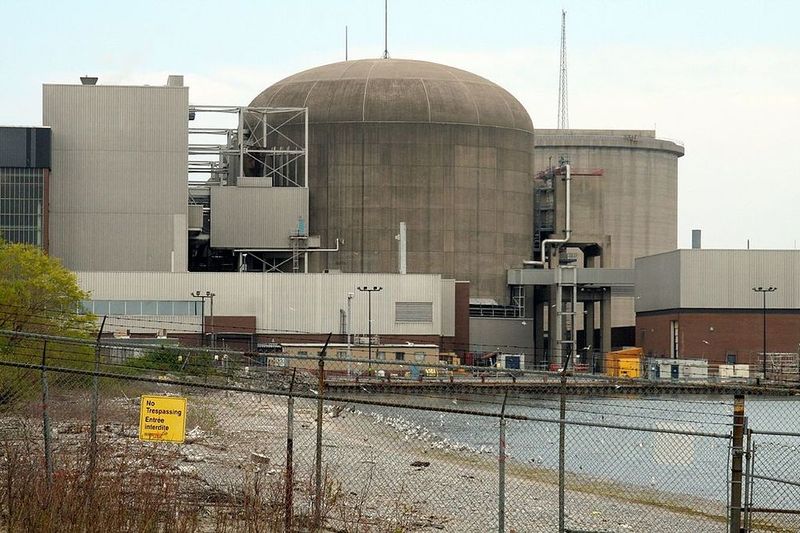 File:Pickering Nuclear Power Plant.jpg