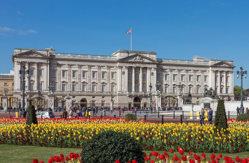File:Buckingham Palace Garden.jpg