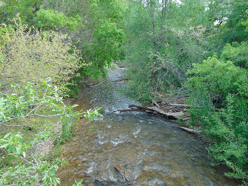 800px-Down_Hobble_Creek_from_Hobble_Creek_Canyon_Parkway%2C_Utah_County%2C_Utah%2C_May_16.jpg