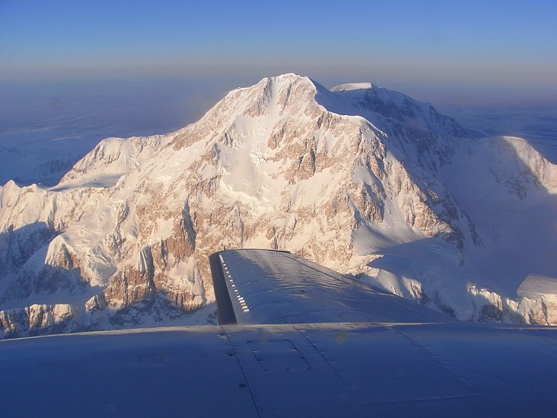 800px-Mount_McKinley_-_Summit_Flight_-_panoramio.jpg
