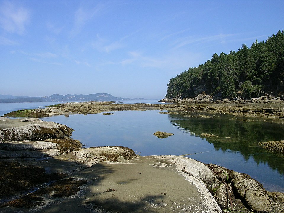 960px-Taylor_Bay_Gabriola.JPG