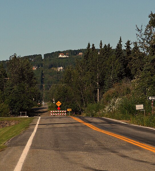 543px-Pike%27s_Landing_Road_and_dead_end_at_Chena_River%2C_outside_Fairbanks%2C_Alaska.jpg