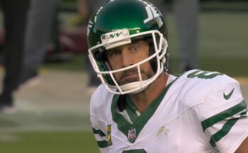 Rodgers-Jets-stare.jpg