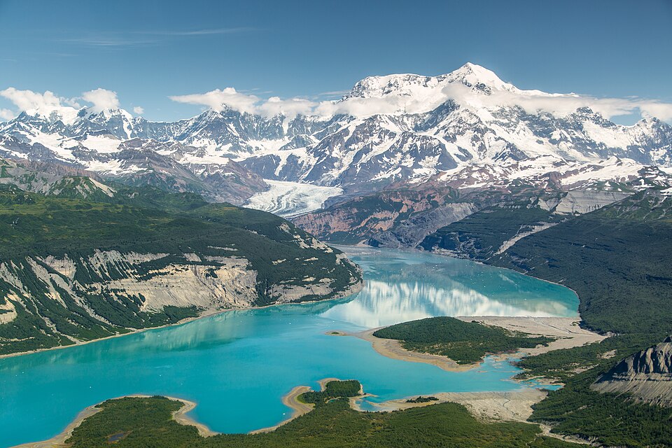 960px-Icy_Bay_%26_Mt._St._Elias_%2839131199745%29.jpg