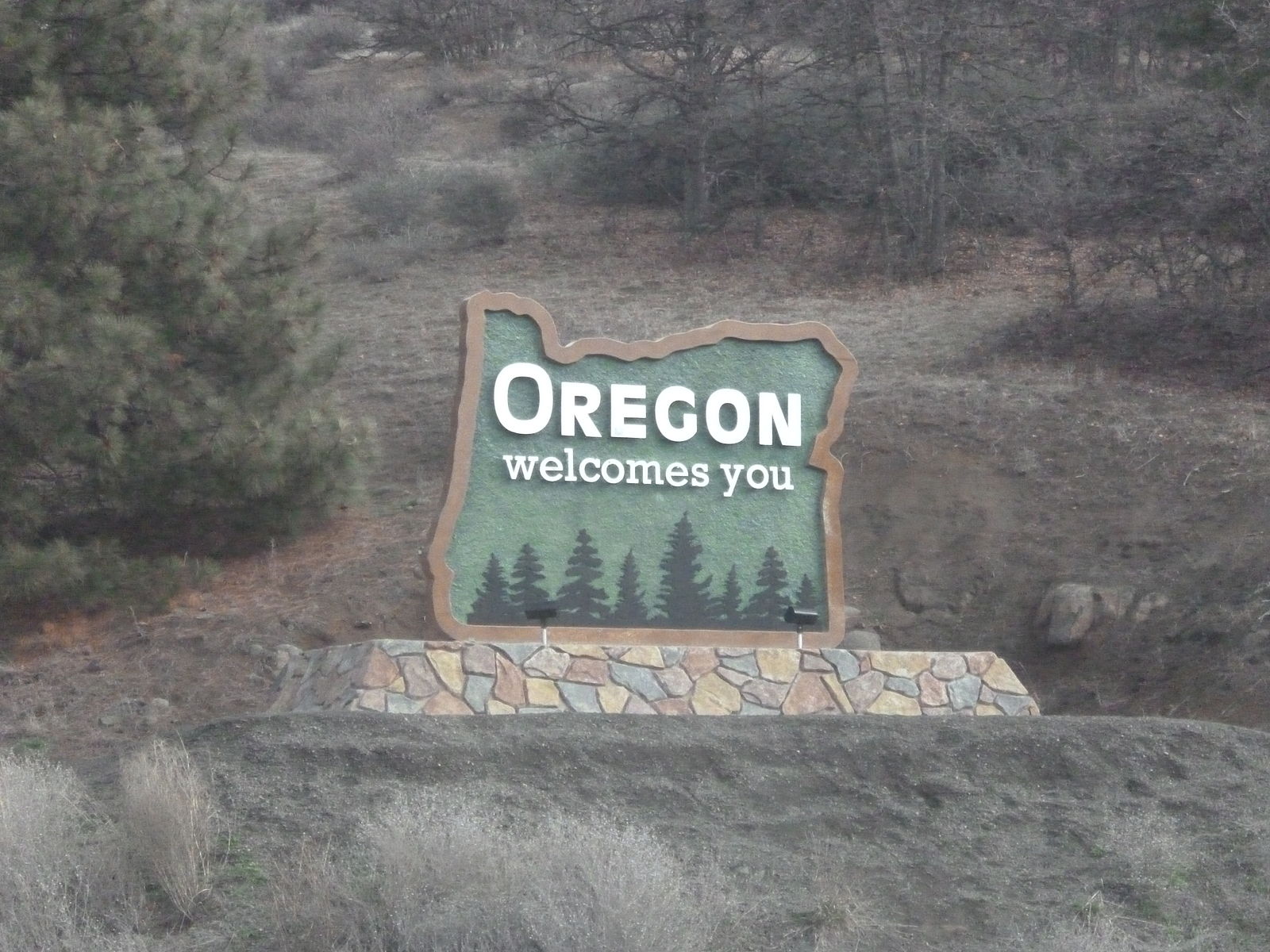 Welcome to Oregon sign.jpg