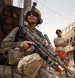 Soldier M249 Iraq.JPG