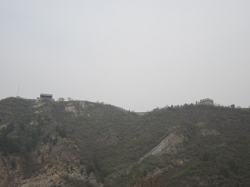 800px-A_distant_view_of_the_Great_Wall_of_China_at_Juyongguan2.jpg