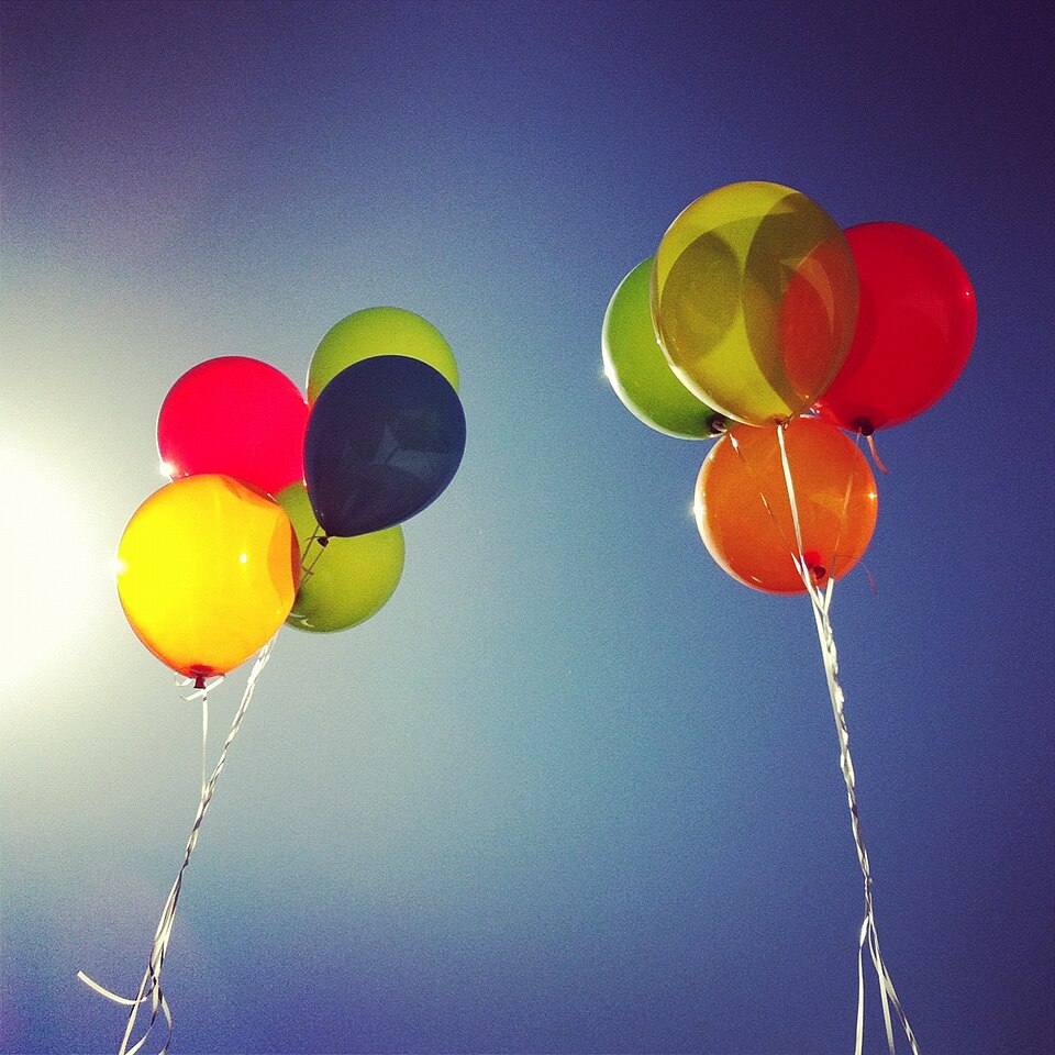 File:Balloon bright (6908691068).jpg