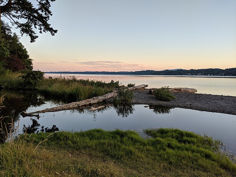 800px-Looking_SW_across_Budd_Inlet_from_Burfoot_Park.jpg
