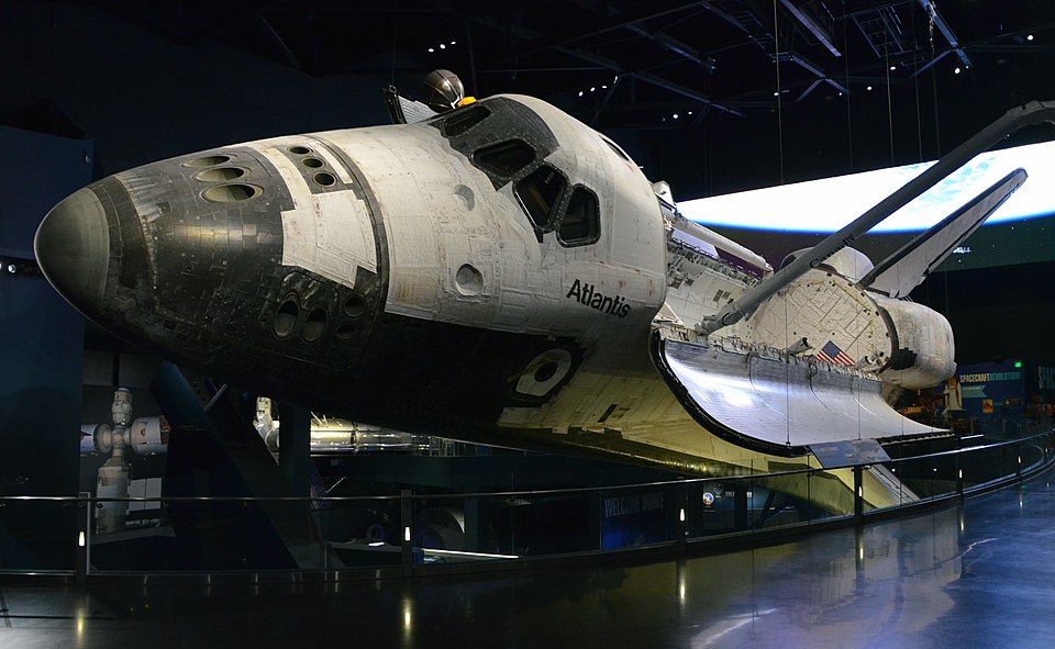 960px-Atlantis_Kennedy_Space_Center_Visitor_Complex_4.jpg