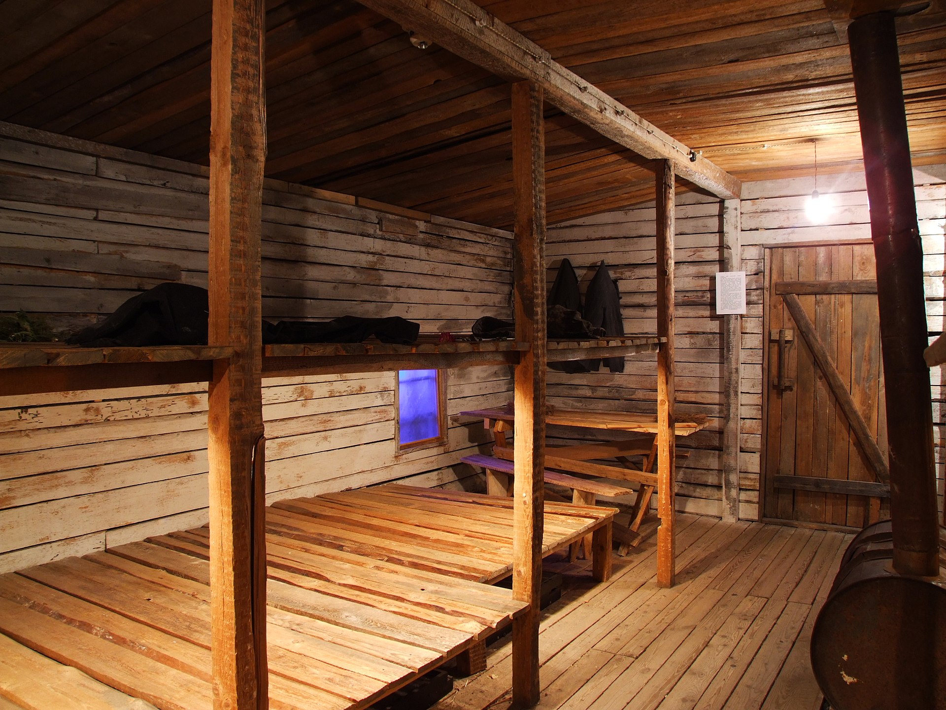 Shack from Gulag - Museum of the Occupation of Latvia.JPG