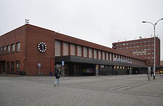 Pardubice hlavní nádraží (by Pudelek).jpg