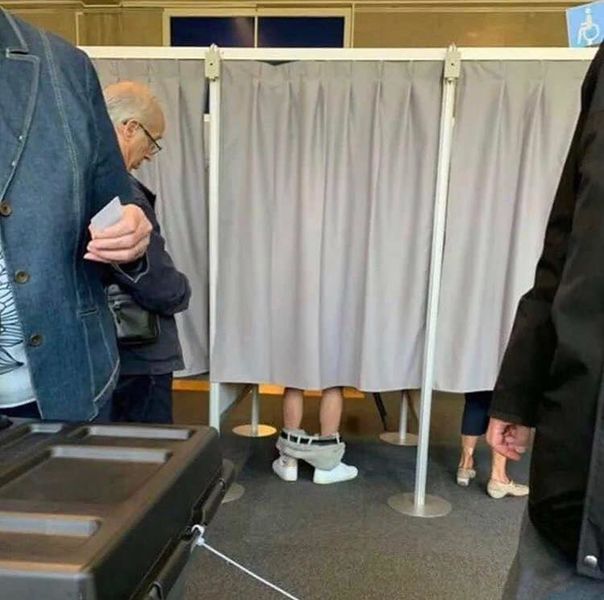 File:Voting-booth-privacy.jpg