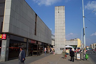 Praha, Nádraží Holešovice, jižní vestibul.jpg