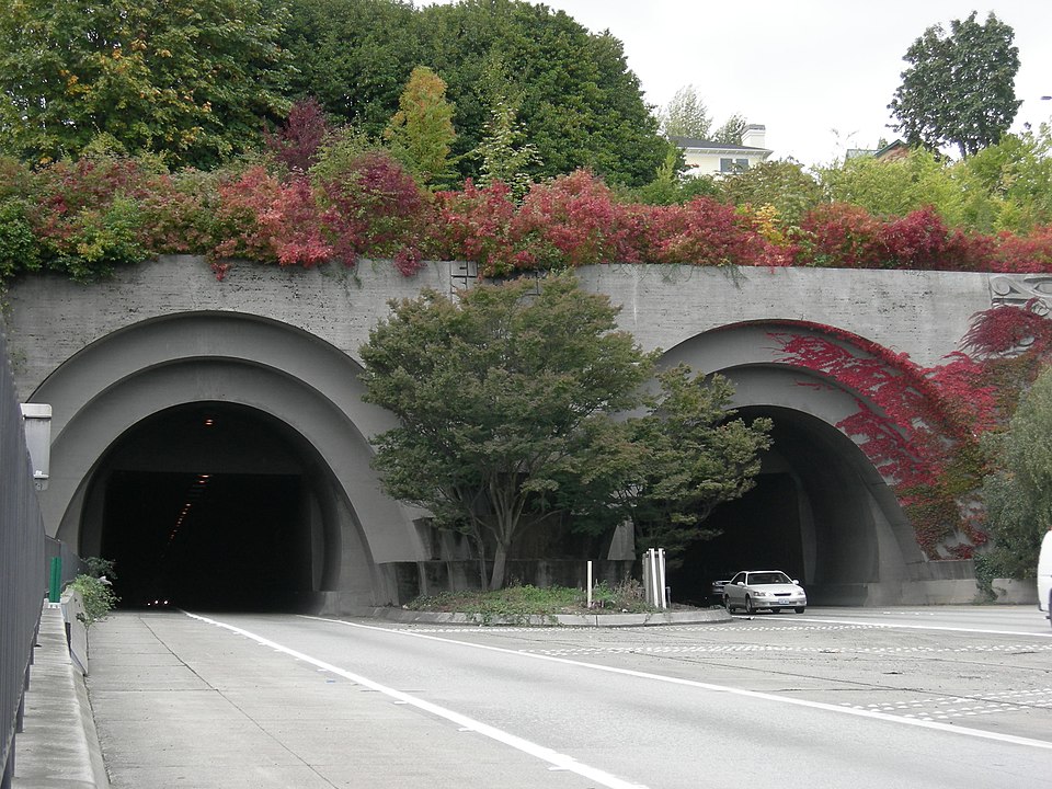 960px-Seattle_-_Mt._Baker_tunnel_02.jpg