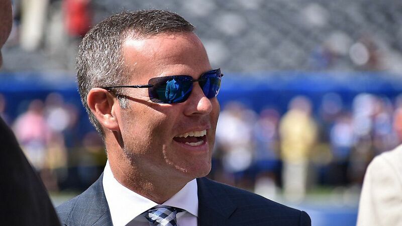File:Brandon beane-sunglasses.jpeg