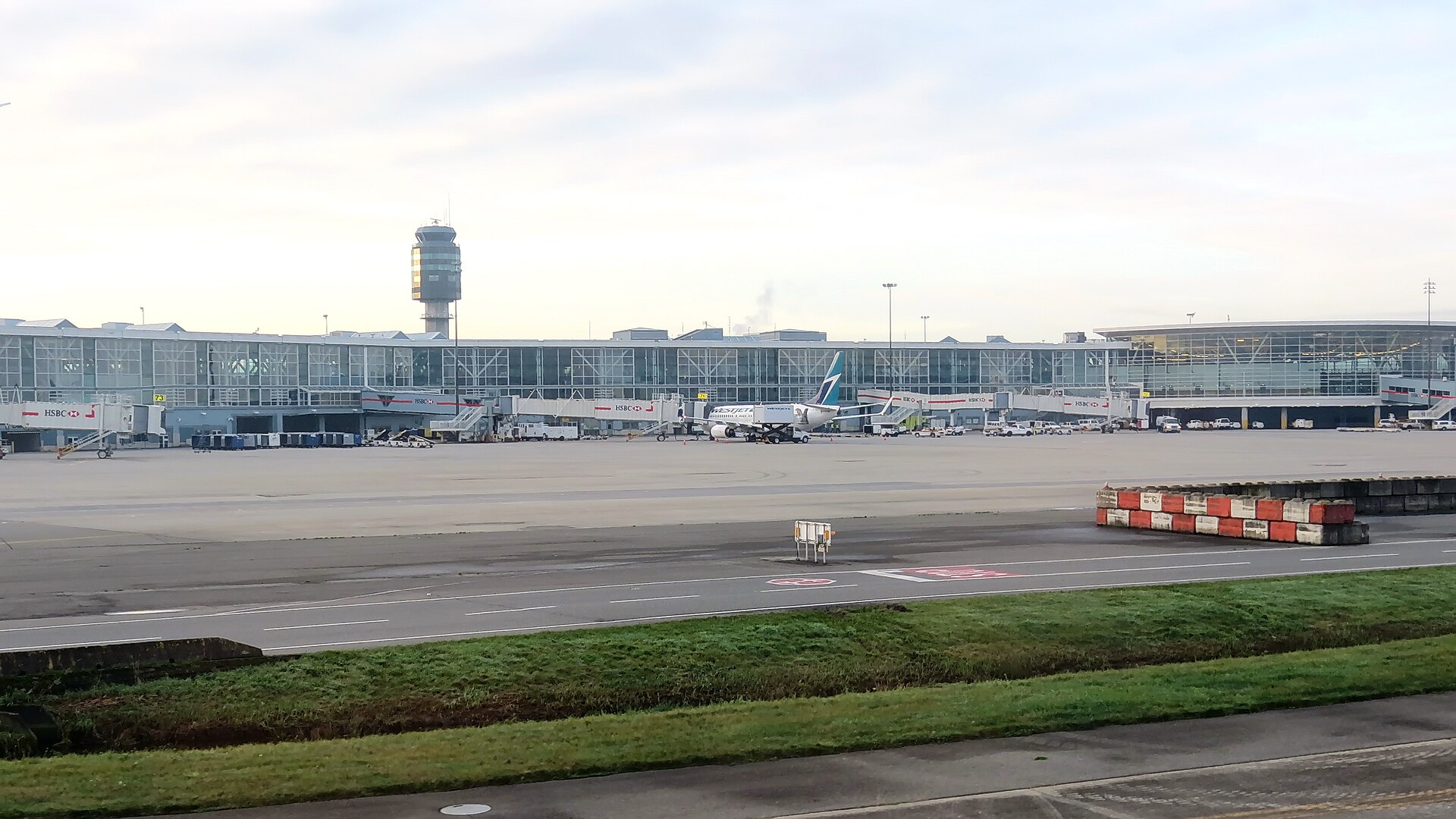 Vancouver International Airport, Richmond (504737) (23677015644).jpg
