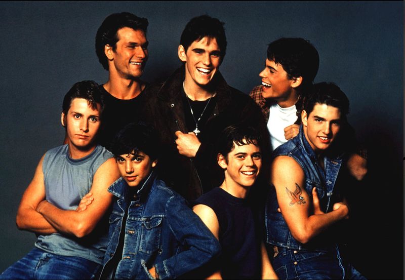 File:Still-of-tom-cruise-matt-dillon-emilio-estevez-rob-lowe-patrick-swayze-c-thomas-howell-and-ralph-macchio-in-the-outsiders-large-picture.jpg