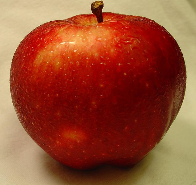 File:Organic Apple.jpg