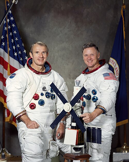 File:Skylab rescue crew.jpg