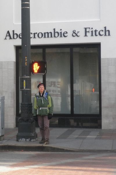 File:Abercrombie waiting for Fitch.JPG