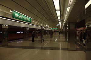 Praha, Veleslavín, Nádraží Veleslavín, hlavní loď.jpg
