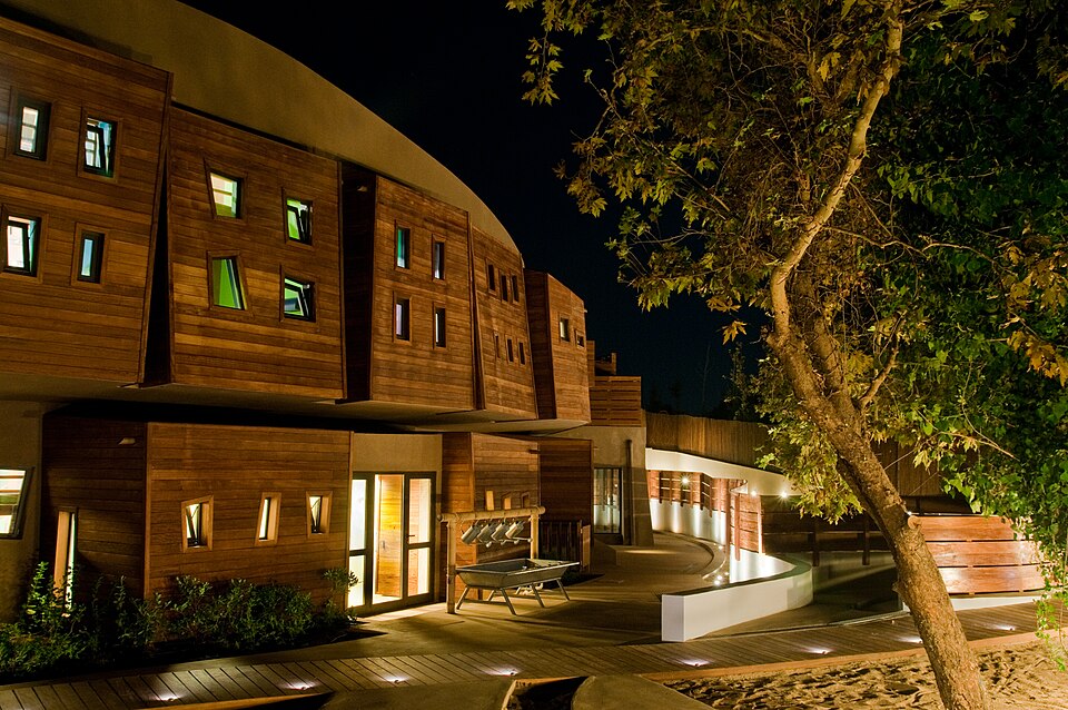 File:Sand castle.jpg