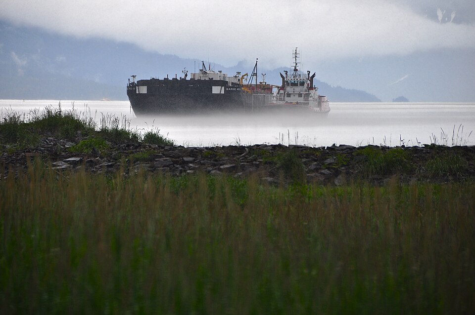 960px-Barge_in_Fog_-_Valdez%2C_Alaska.jpg