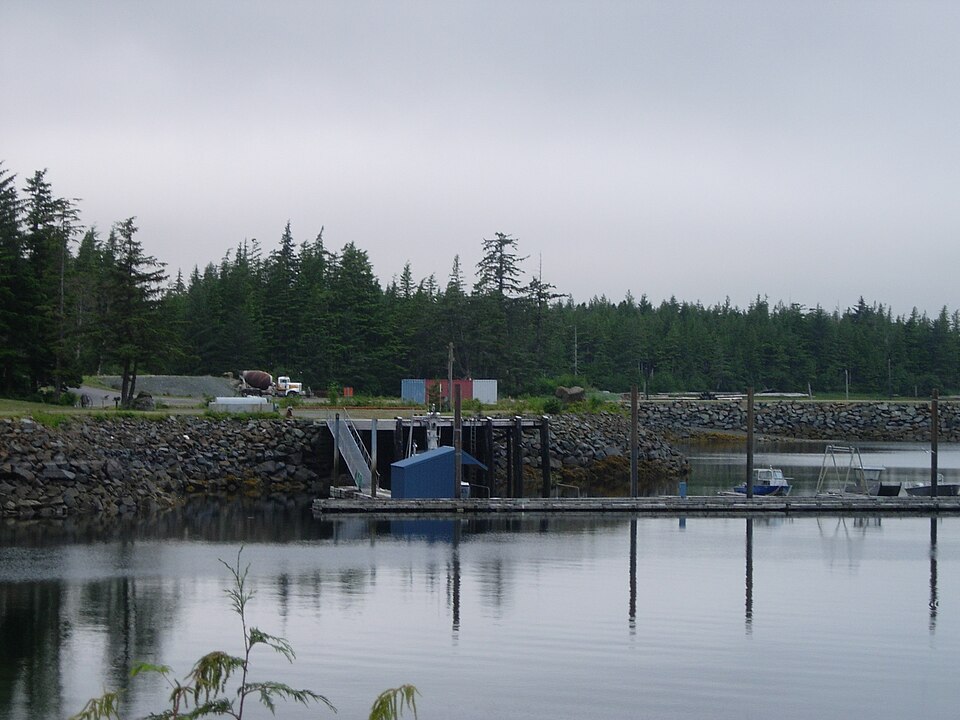 960px-Dock%2C_Metlakatla%2C_Alaska_July_2007.jpg