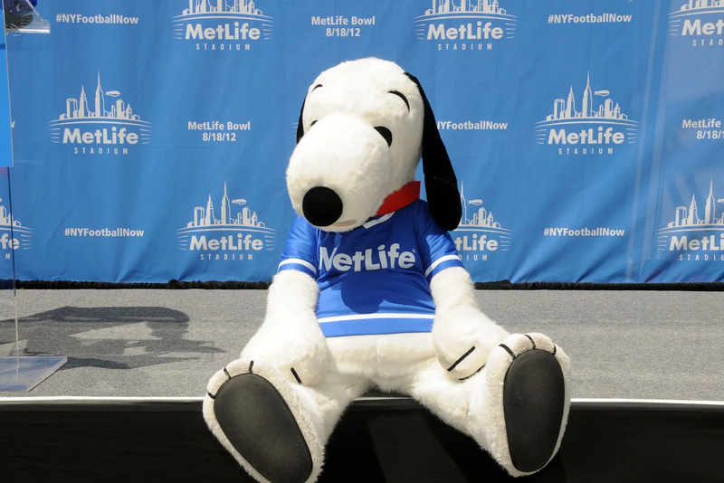 File:MetLife Snoopy.png