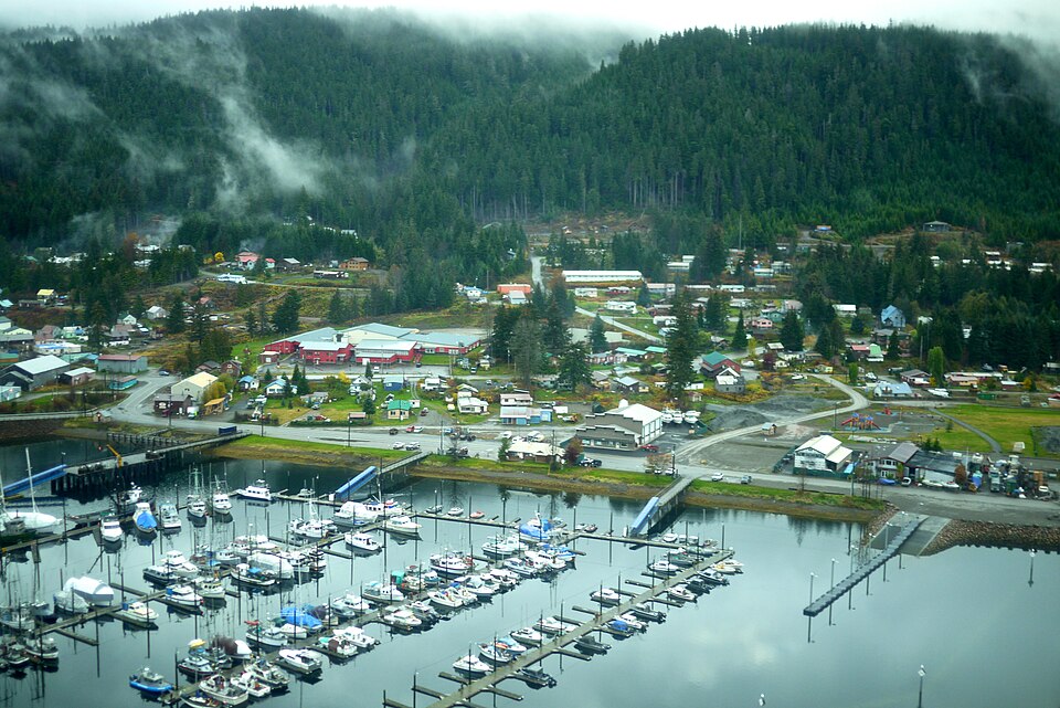 960px-Aerial_photo_of_Hoonah%2C_Alaska.jpg