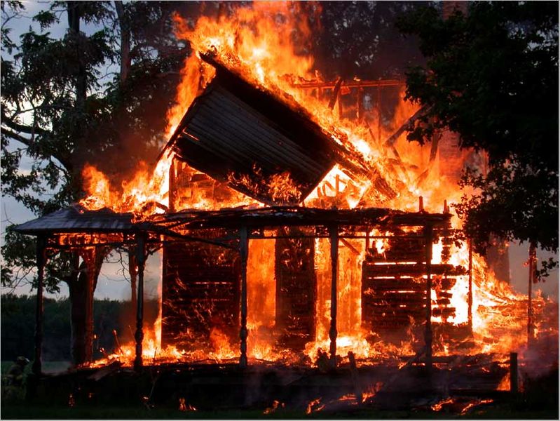 File:House-on-fire.jpeg