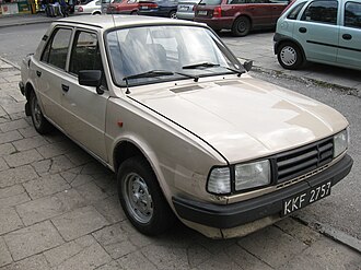 Škoda 120 L produced between 1988 and 1989 (2).jpg