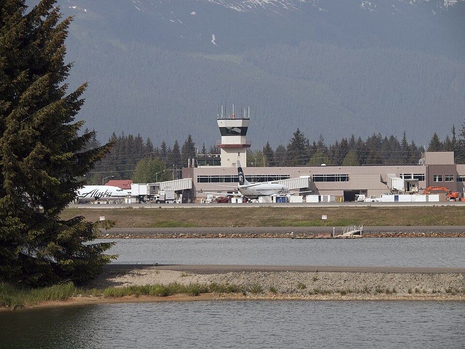 960px-Juneau_International_Airport_512.jpg