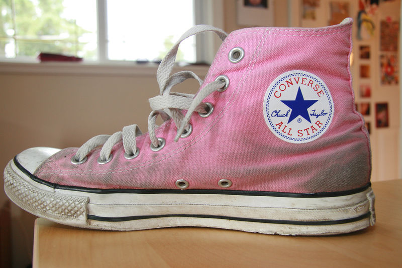 File:Pink converse.jpg