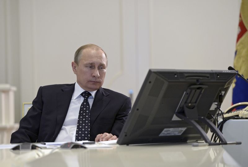 File:Putincomputer.jpg