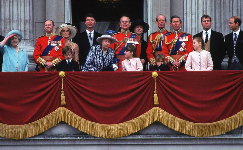 File:British Royal Family.jpg